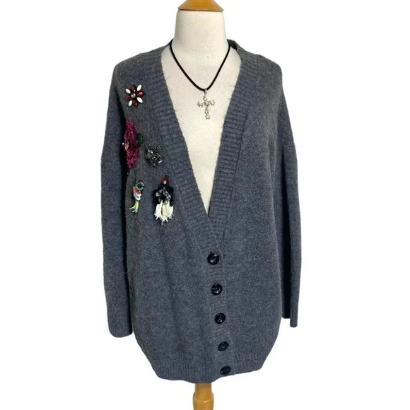 Zara Knit S oversized cozy gray v-neck cardigan with multicolor appliqués‎ - Picture 1 of 11